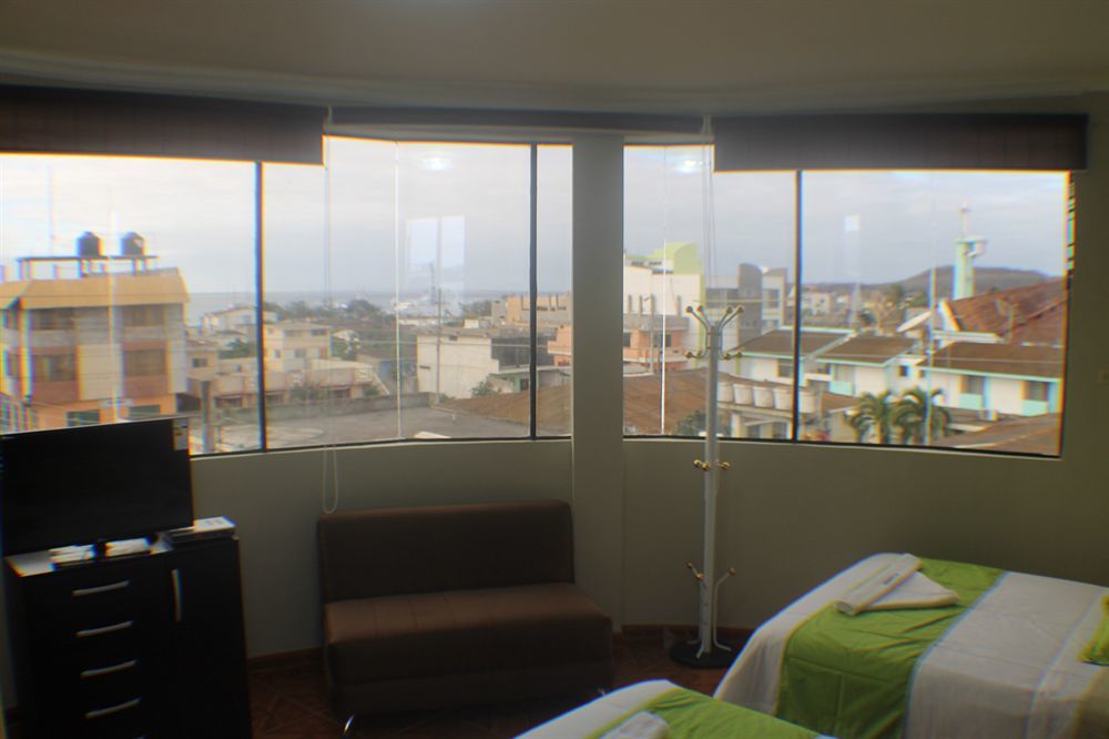 Hotel Los Algarrobos Puerto Baquerizo Moreno Bagian luar foto