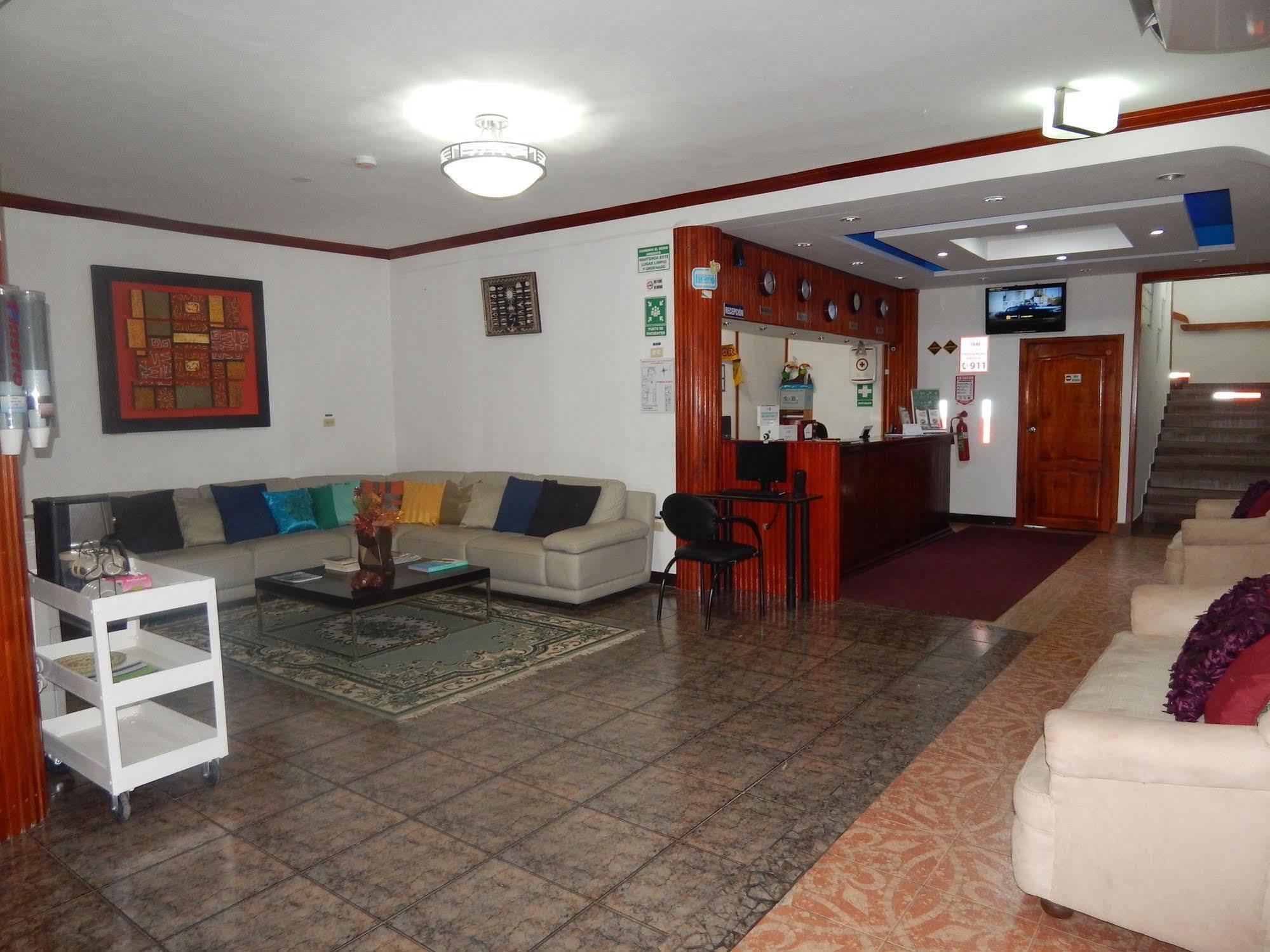 Hotel Los Algarrobos Puerto Baquerizo Moreno Bagian luar foto
